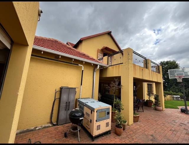 7 BEDROOM HOUSE FOR SALE IN KENSINGTON